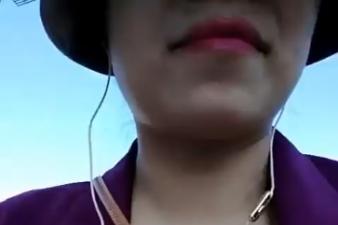跟高颜值女友在家里做很快乐激情的事情