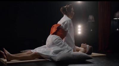 笑起来甜美外围妹性感大长腿舌吻口交舔屌掰穴大力猛操