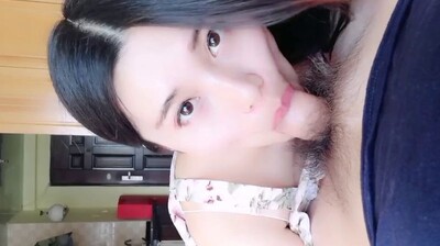 外国语学院前凸后翘苗条大学生骚妹子出租房与洋男友激情造爱一对车大灯超赞被大肉棒搞的哦哦叫